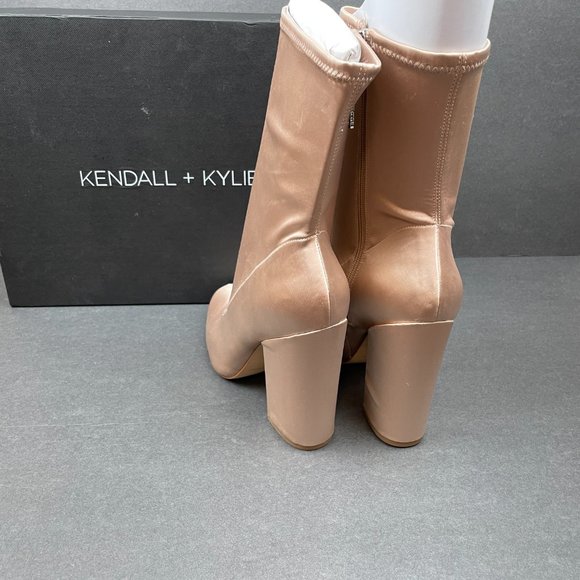 NWB KENDALL + KYLIE Women's Hailey Ankle Boots - Picture 5 of 13